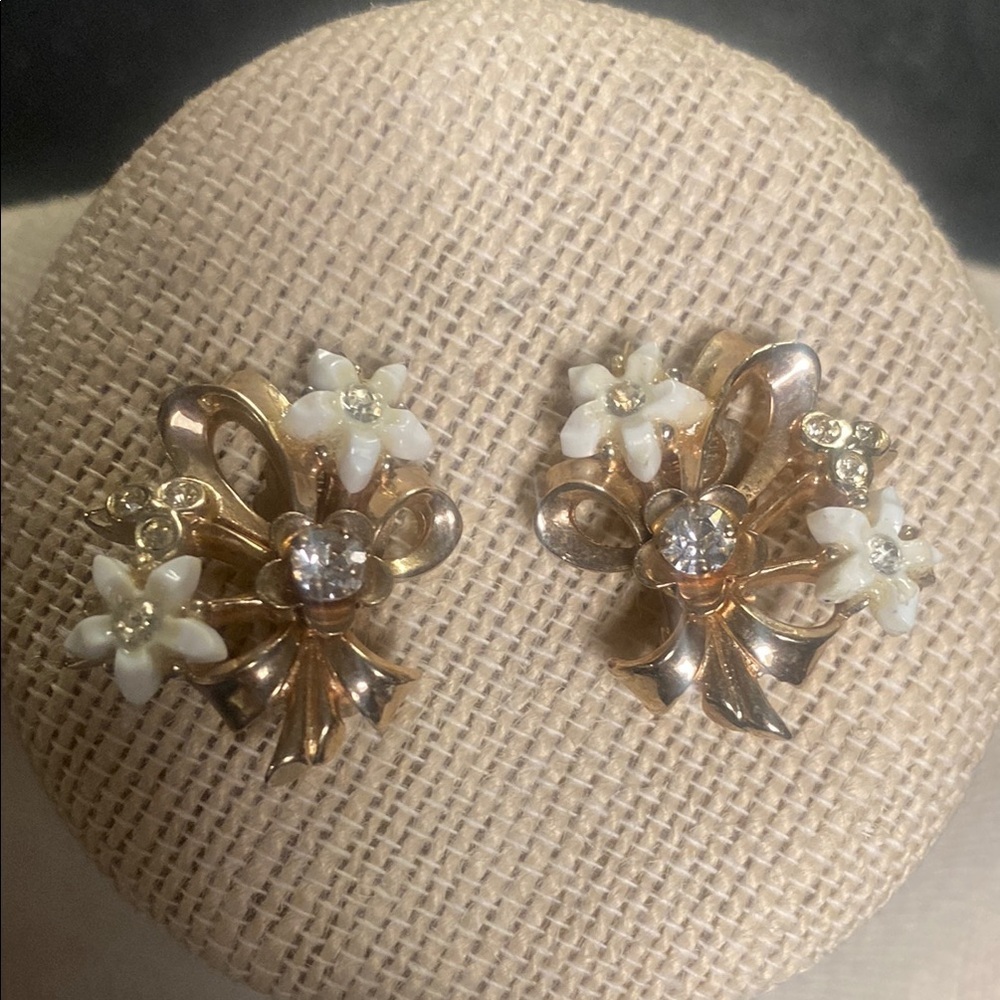 BarClay Vintage Floral Gold and White Clip Earrings